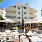 Apartment By The Sea Slatine, Ciovo - 10435 *